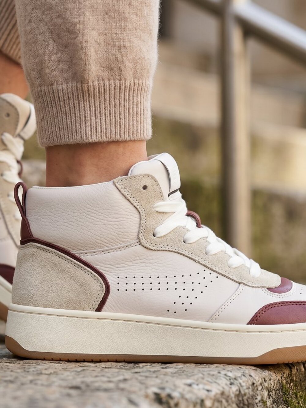 NEW Steve Madden Quality LEATHER Womens Sneakers Shoes White Burgundy size 6 - Picture 12 of 16